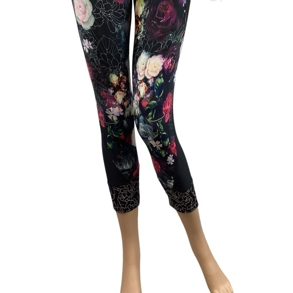 Athleta Black Orchid Relay 2.0 Capri Size S Floral - Picture 3 of 7